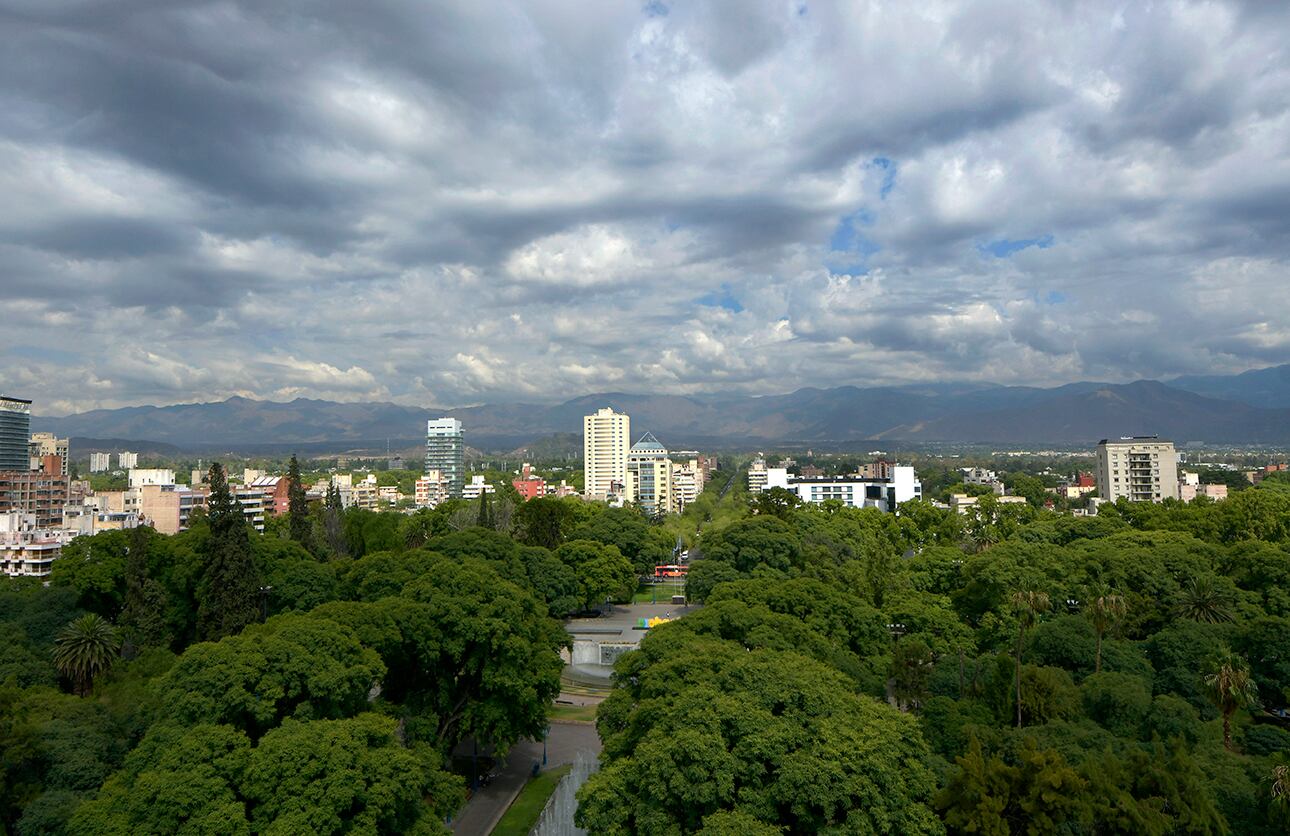 Cómo funciona y a qué información se puede acceder desde el “Google Maps mendocino”. Foto: Orlando Pelichotti / Los Andes.