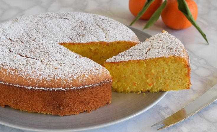 El paso a paso para hacer una gran torta de mandarina, en casa