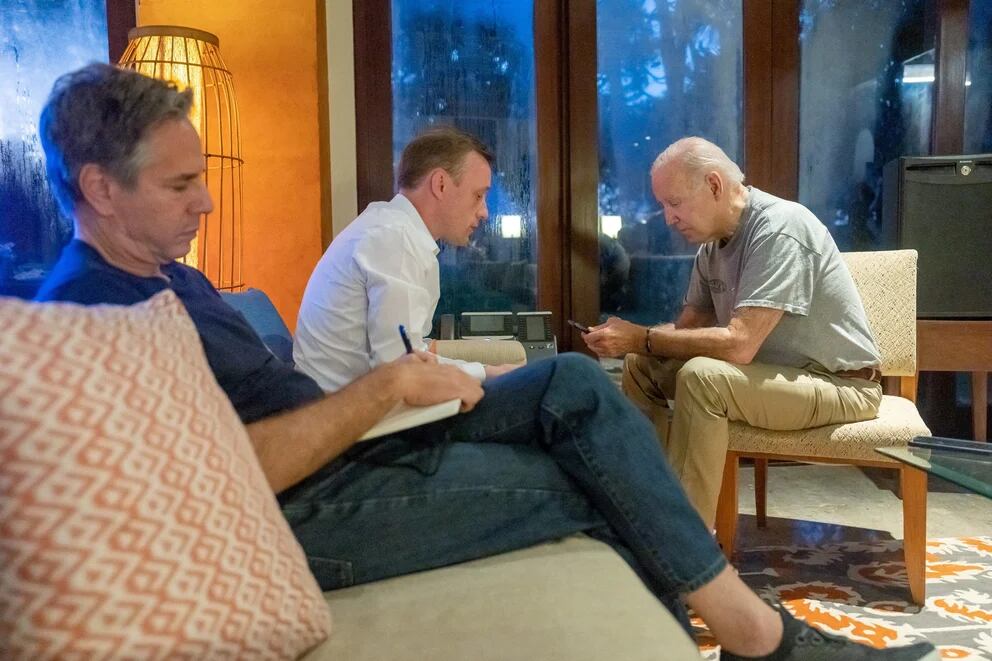 El presidente estadounidense Joe Biden conversó a primeras horas del miércoles con el mandatario polaco, Andrzej Duda, desde Bali, donde está por la cumbre del G20 / Foto: Reuters)