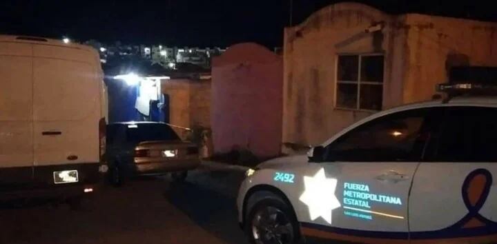 Un hombre de 22 años que había golpeado a su esposa fue asesinado a puñaladas por su suegro.