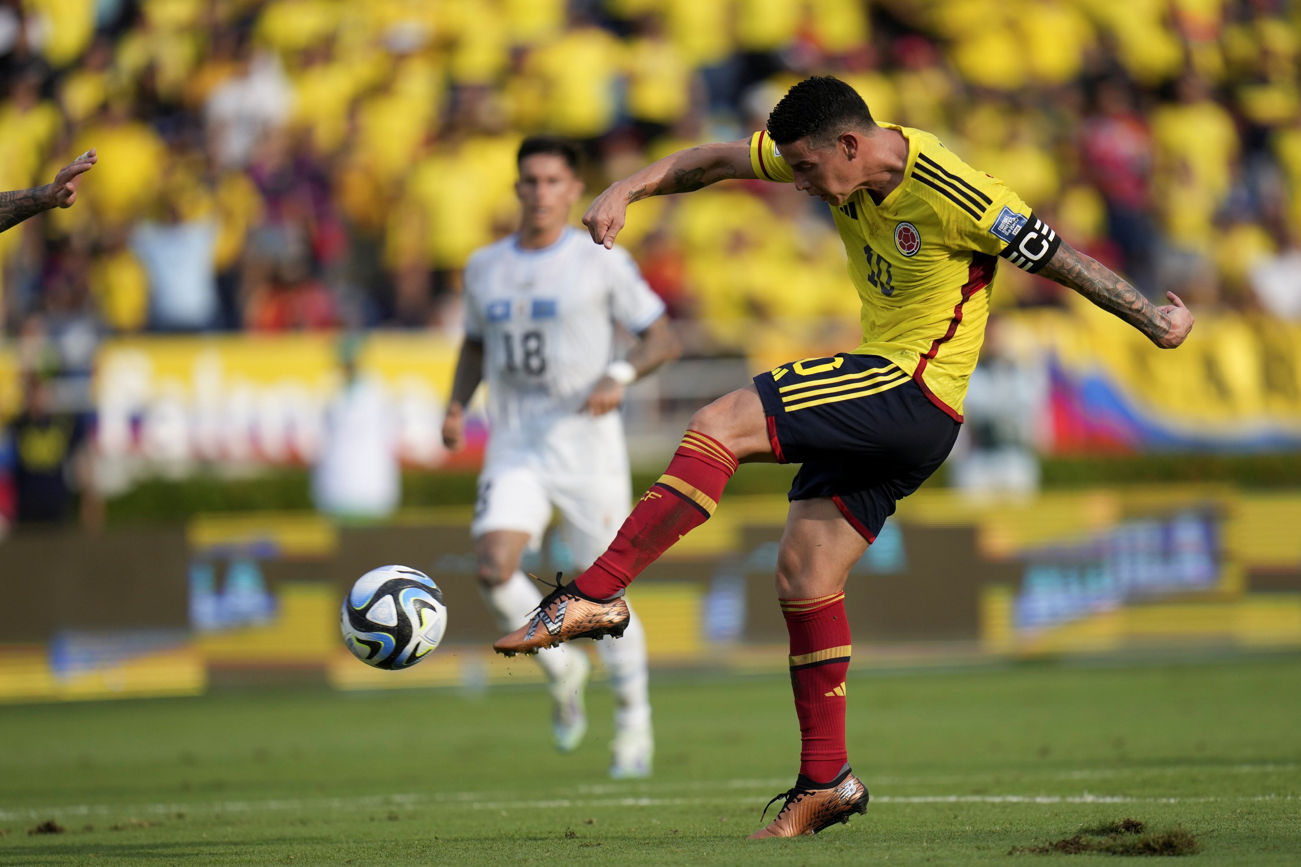 James Rodríguez, el talento donde se apoyan las ilusiones de Colombia en las eliminatorias al Mundial 2026. (AP)