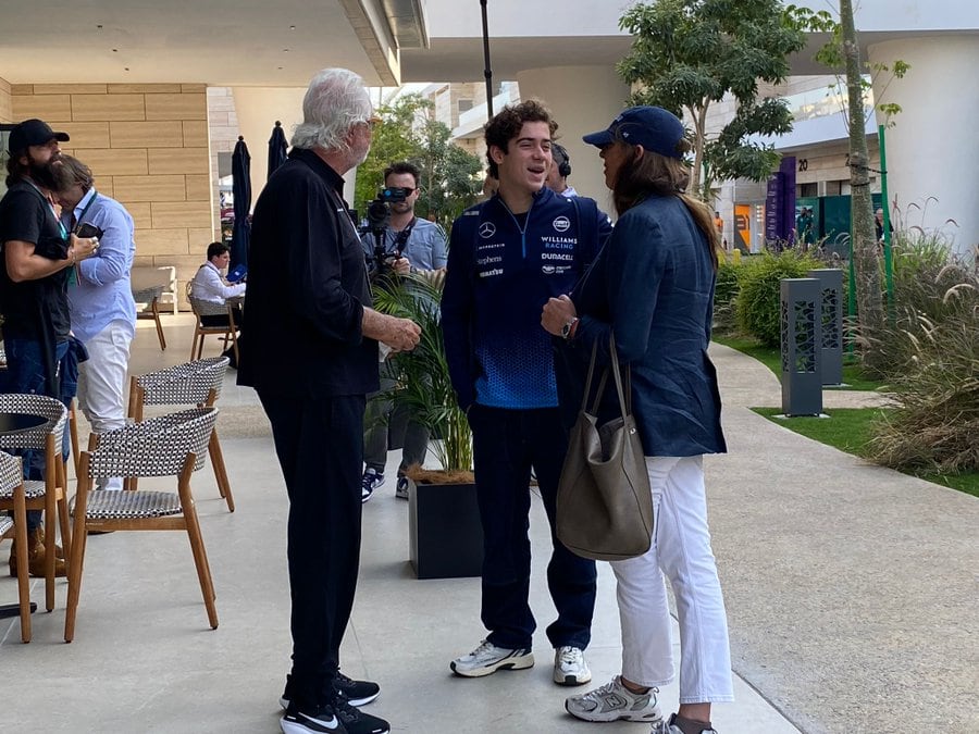 Franco Colapinto junto a Flavio Briatore