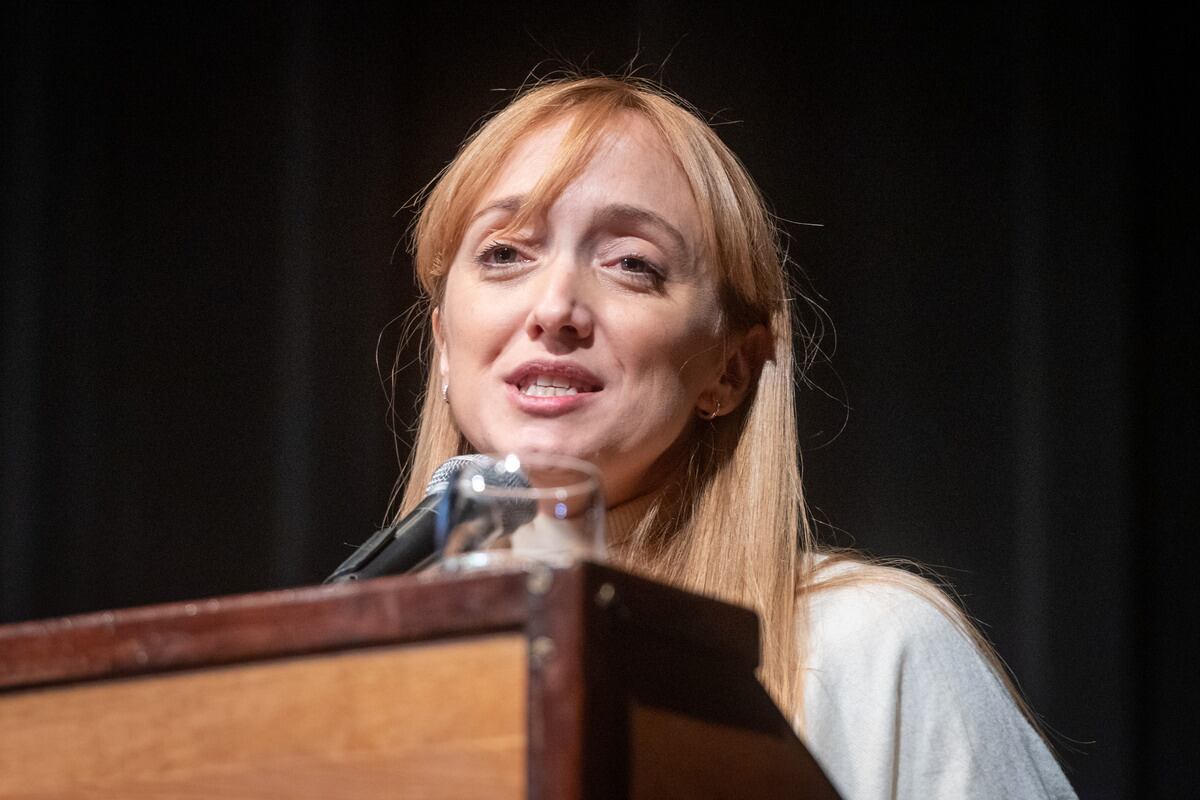 Mendoza es la sede hoy del Frente de Todos a nivel nacional, que convocó a un espacio de debate llamado Peronismo Futuro.
Senadora Anabel Fernandez Sagasti

Foto: Ignacio Blanco / Los andes 
