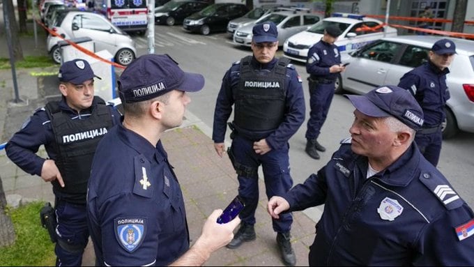 Nueve muertos por disparos de un alumno en una escuela de la capital de Serbia