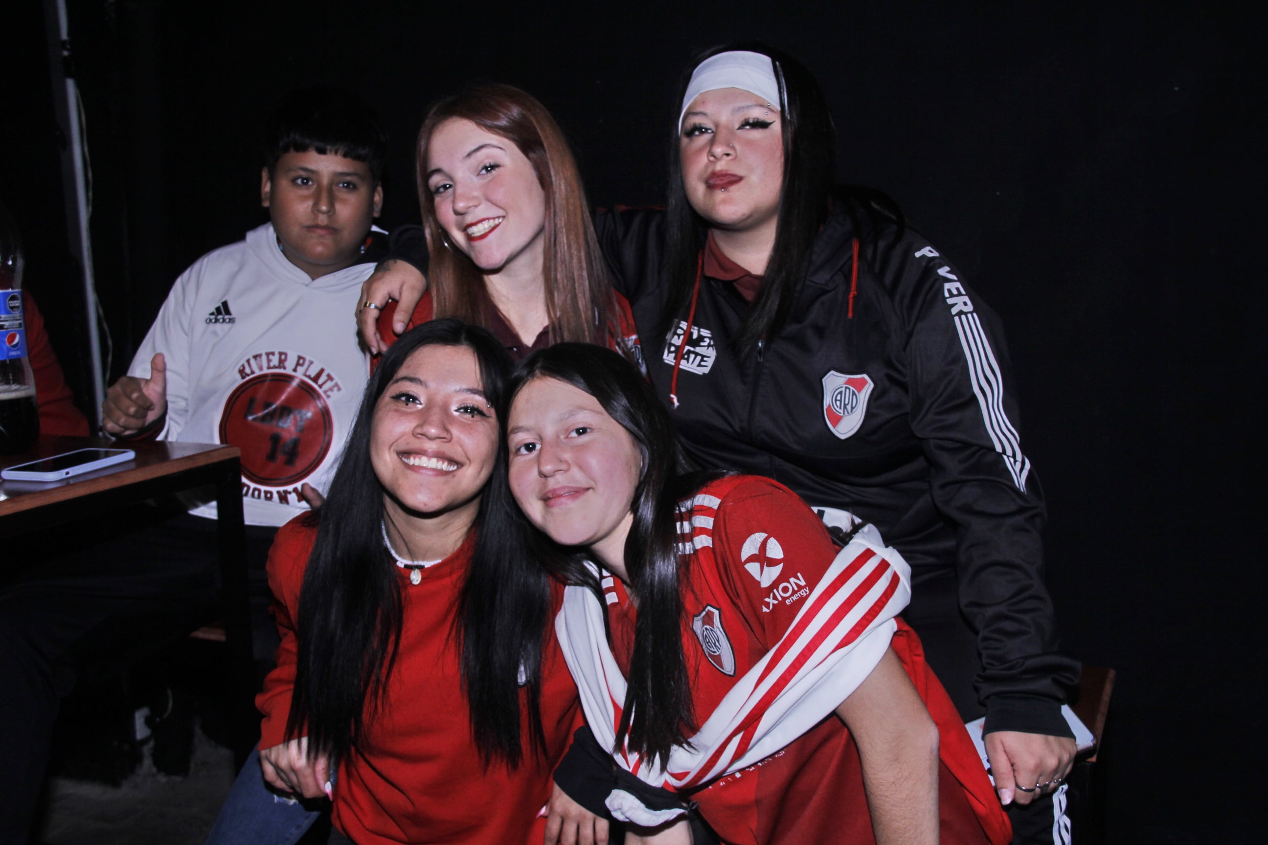 Joel Alí, Guillermina Hermida, Sofía y Jennifer Alí junto a Julieta Brañes.