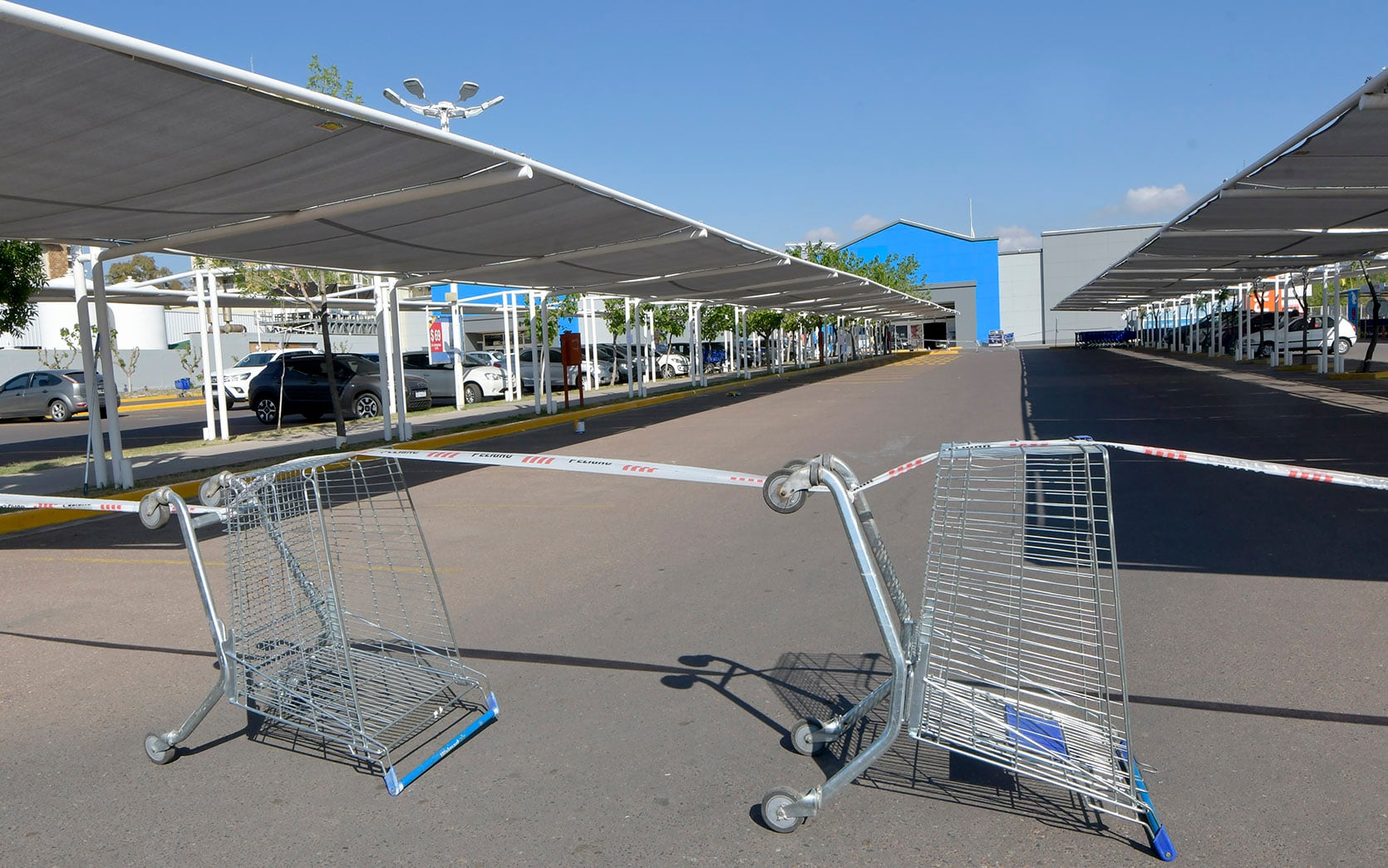 La cadena de Supermercados Walmart sucursal Palmares, en Godoy Cruz

Foto: Orlando Pelichotti