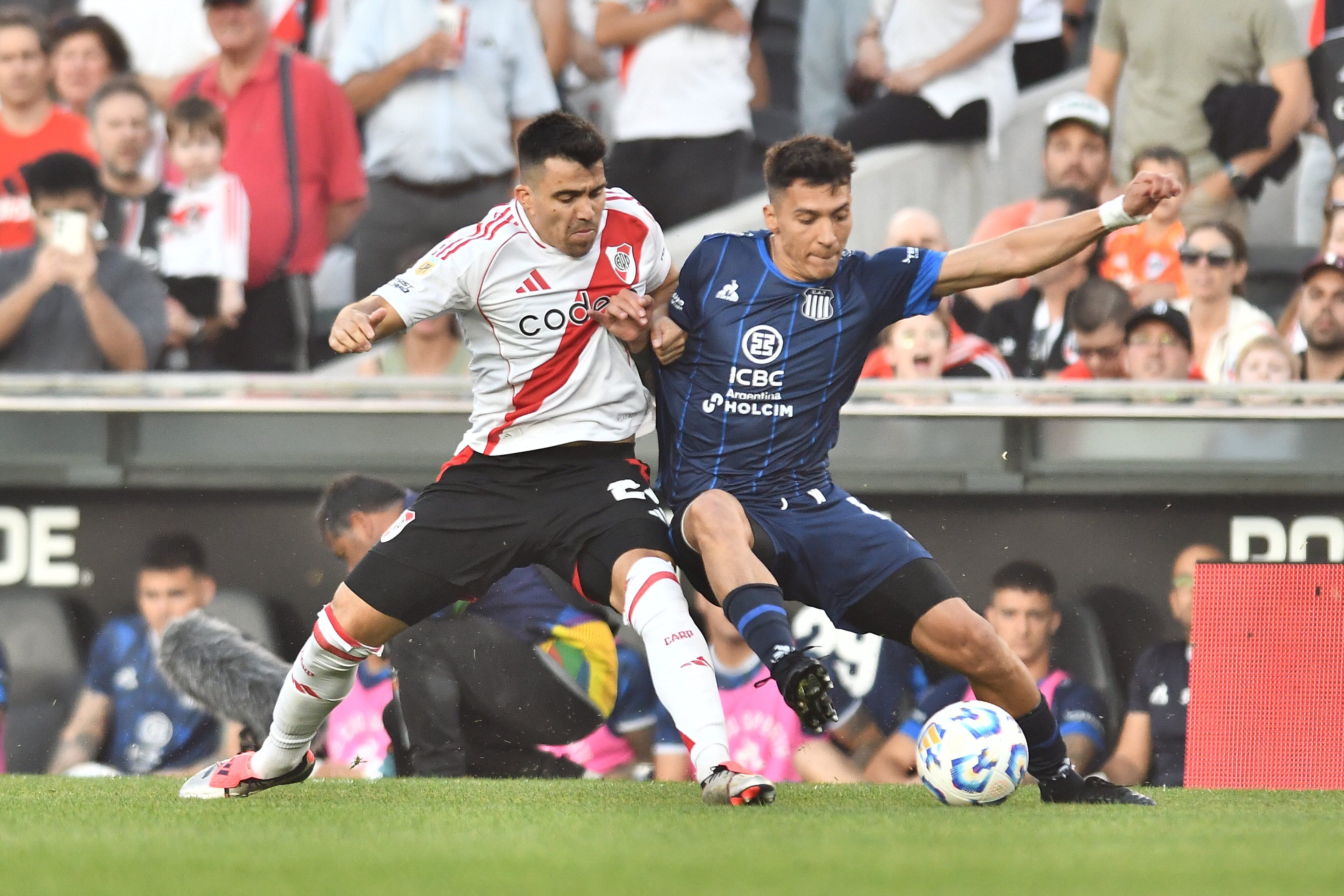 Marcos Acuña sufrió un desgarro y estará fuera de los campos de juego hasta diciembre. 