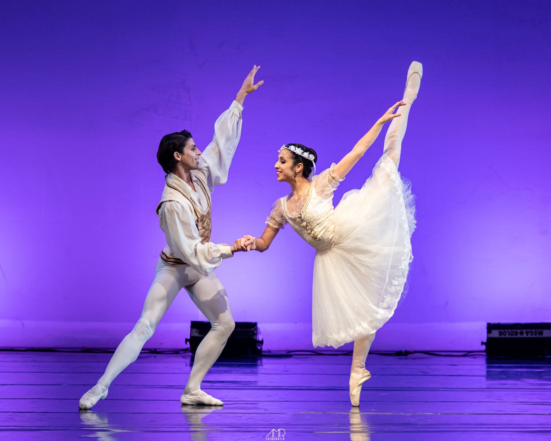 Romina Panelo y Emanuel Gómez, primeras figuras del Ballet Argentino de La Plata.