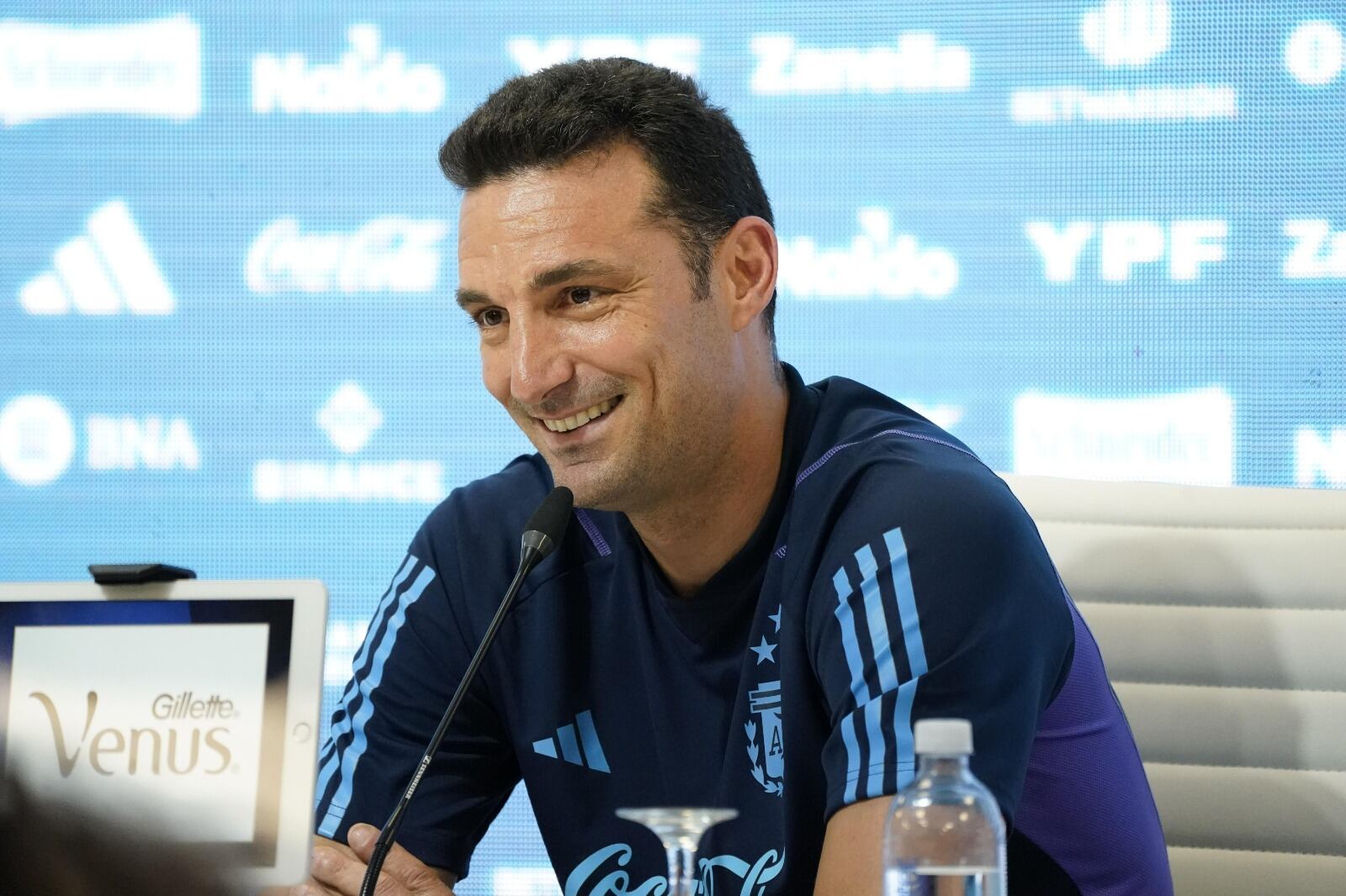 Lionel Scaloni en la previa del amistoso ante Panamá. (Gentileza Clarín).