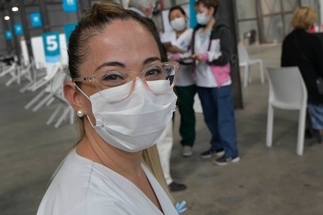 Celeste Echegaray (34 ), enfermera encargada de diseñar la rutina diaria de todo el vacunatorio