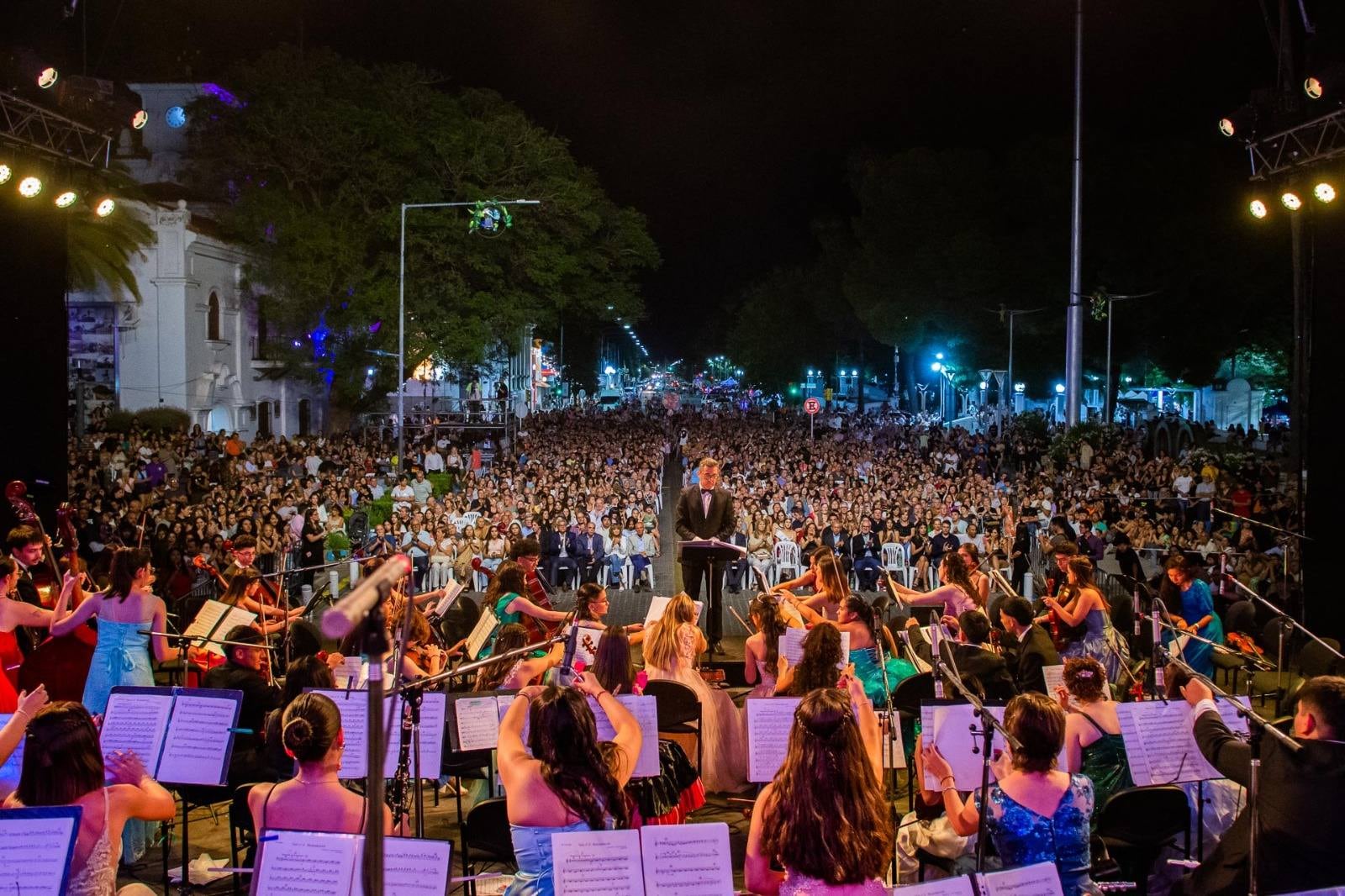 Presentación de la Orquesta Escuela en el aniversario de San Martín