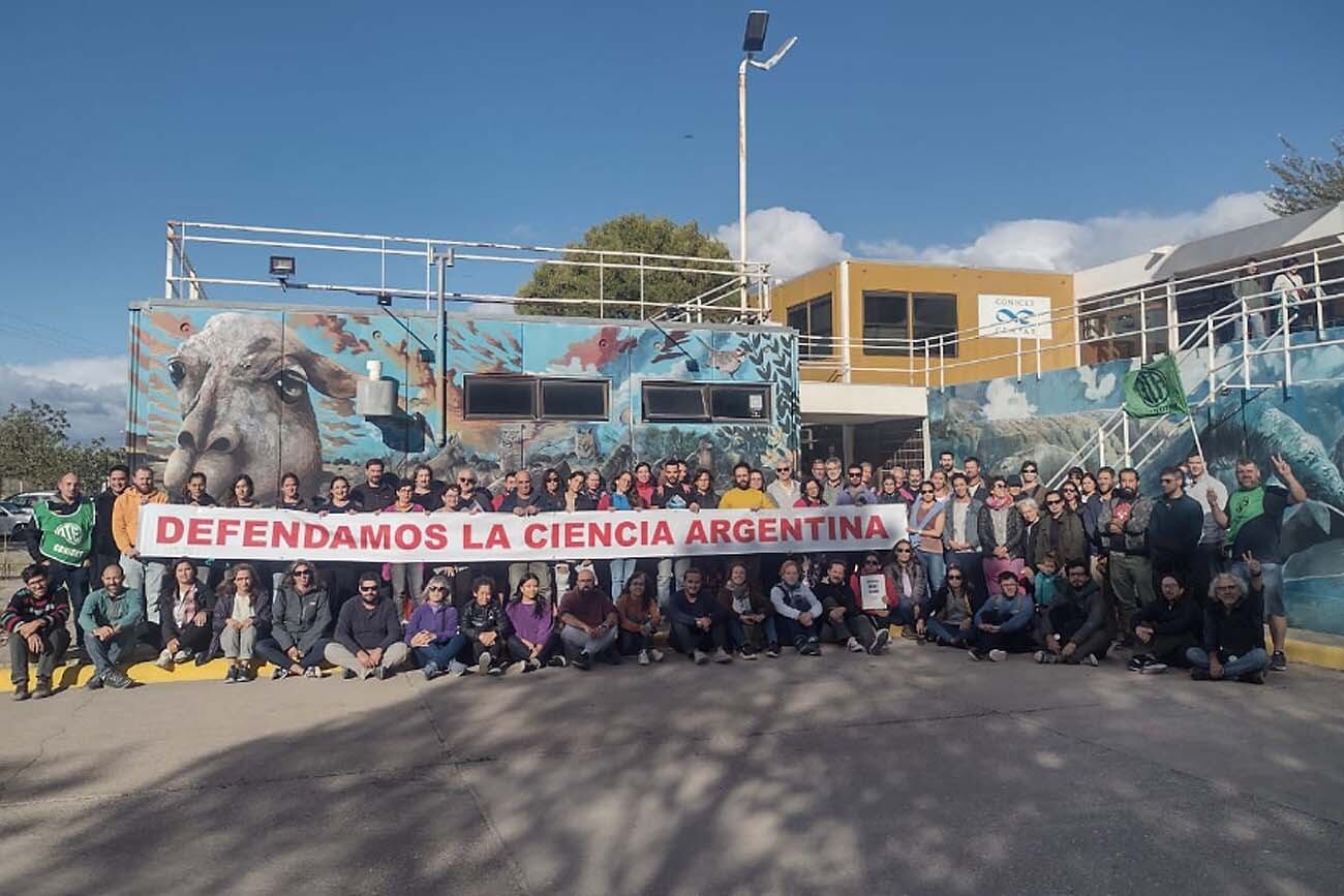 Protesta de empleados del Conicet contra la política de Javier Milei. (Cenpat - Conicet)