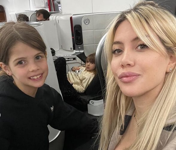 Wanda Nara junto a sus hijas.