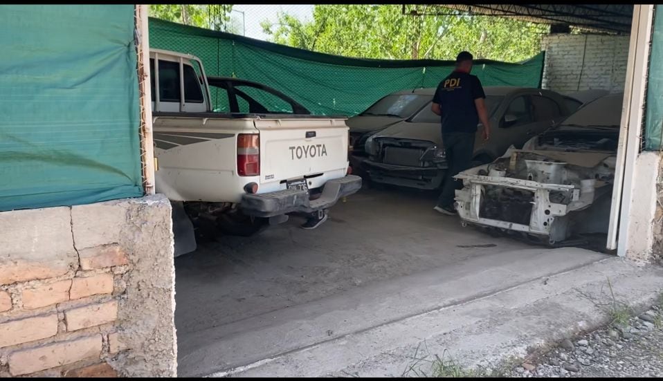 Incautan nueve vehículos con pedidos de secuestro en un operativo policial en Luján de Cuyo. Foto: Gentileza.