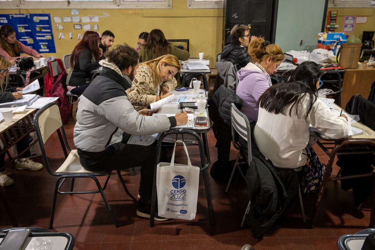 Preparativos en los colegios antes de empezar el recorrido. Foto: Ignacio Blanco / Los Andes 