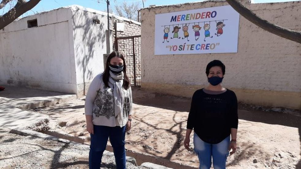 Paola González, una de las tres Reinas Magas, es la encargada del Merendero Yo Si Te Creo. Foto: Facebook.