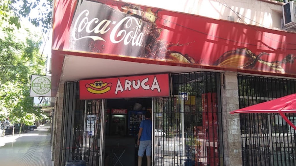 Estos son 4 recomendables locales para comer panchos en Mendoza.