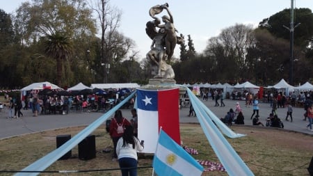 La Colectividad Chilena de Mendoza "Gabriela Mistral" realizará mañana una serie de actividades para "reflexionar sobre cómo fortalecer la democracia". Gentileza: Télam.