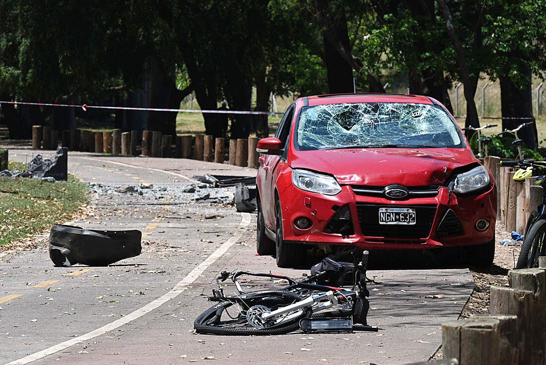 Cinco personas, runners y ciclistas, resultaron heridas esta mañana, una de ellas de gravedad, al ser atropelladas por un auto en las cercanías de los Bosques de Palermo, y por el hecho hay cuatro detenidos de entre 20 y 30 años, informaron fuentes policiales. (Télam)