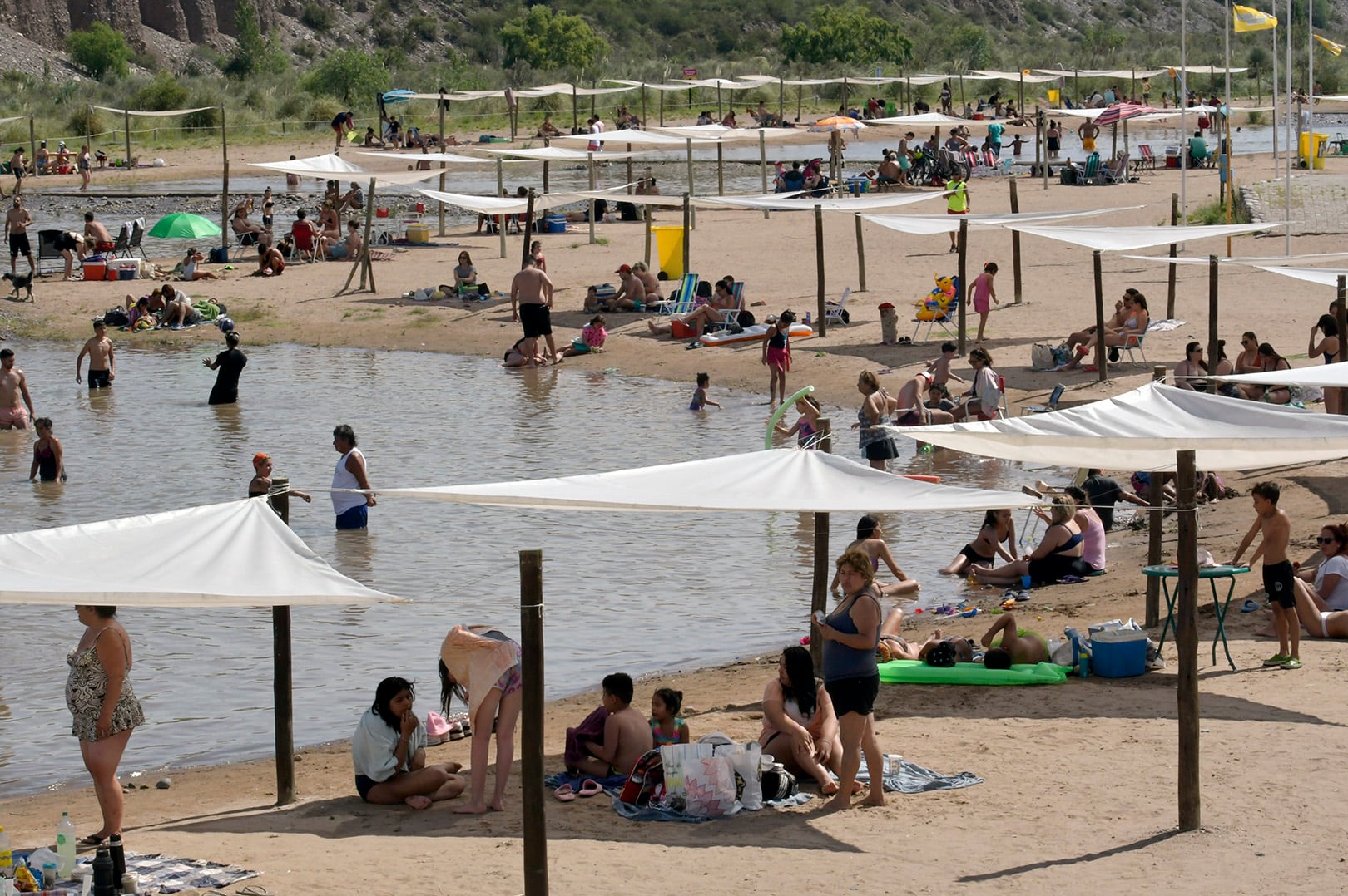 Playa de Luján - Orlando Pelichotti / Los Andes