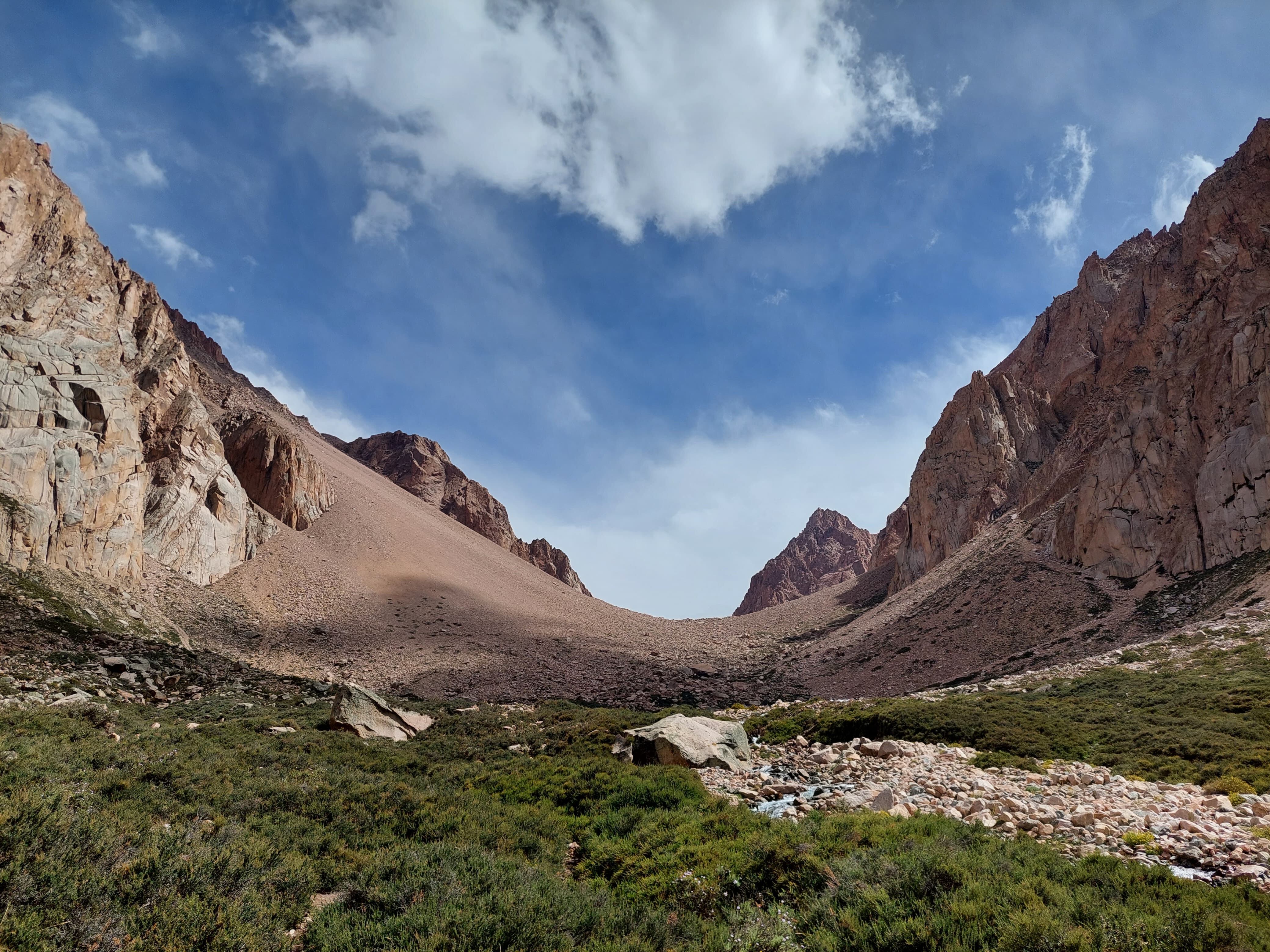 El bello paisaje hacia el tapón de los arenales, un lugar mágico para acampar. (Gentileza: David Odorico)