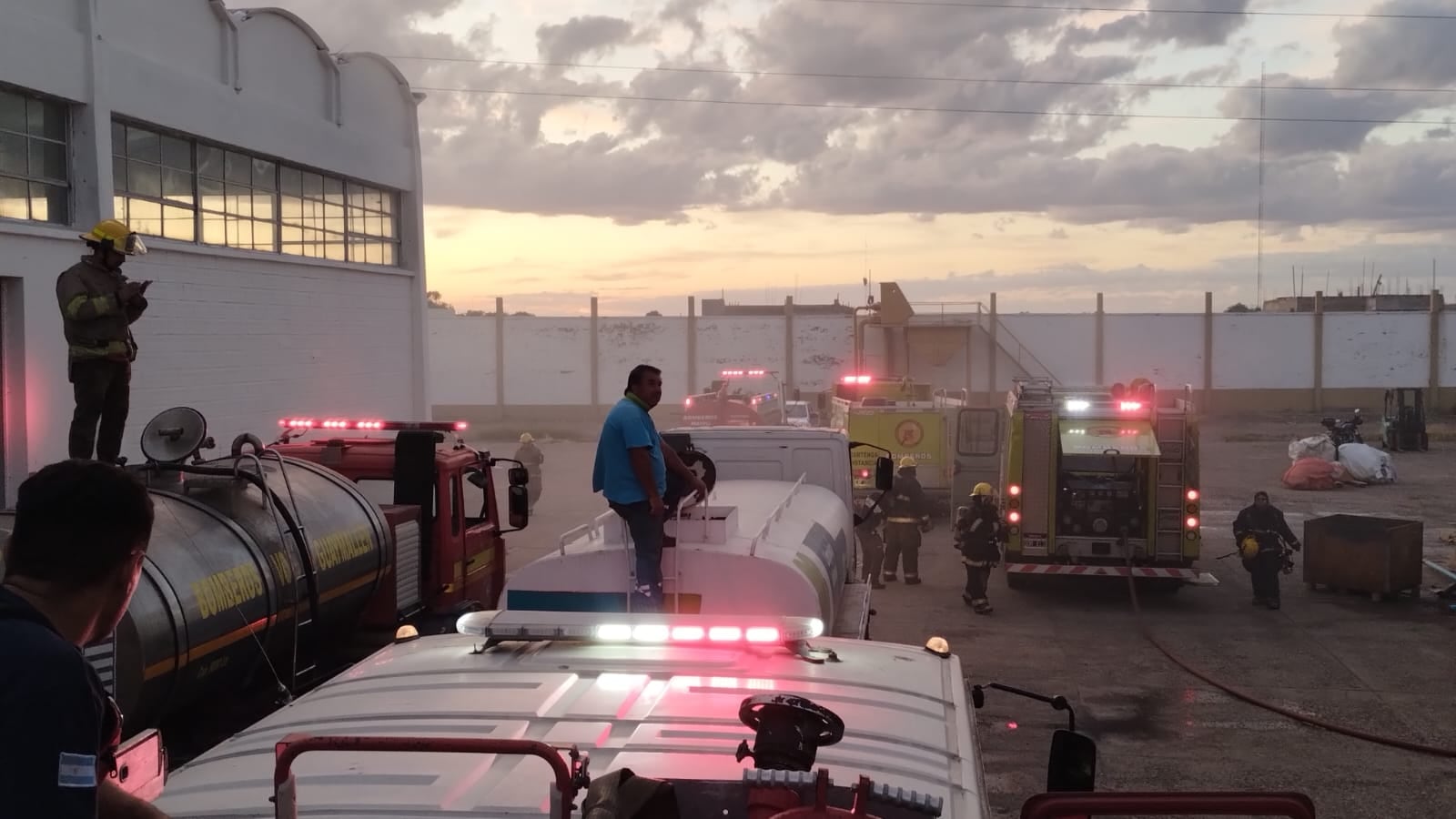 Incendio en secadero de nueces en Guaymallén (Gentileza / Servicios Comunitarios)