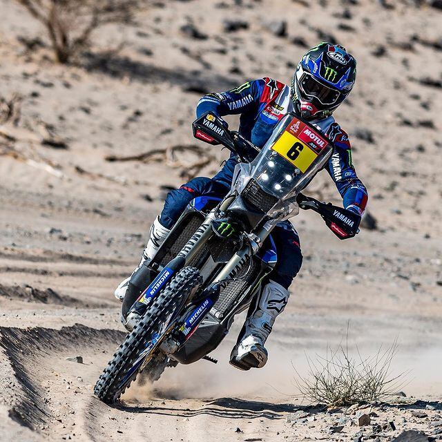 Franco Caimi llegó 13° en la sexta etapa para las motos y fue el mejor de los argentinos. El triunfo quedó en manos de Joan Barreda Bort.