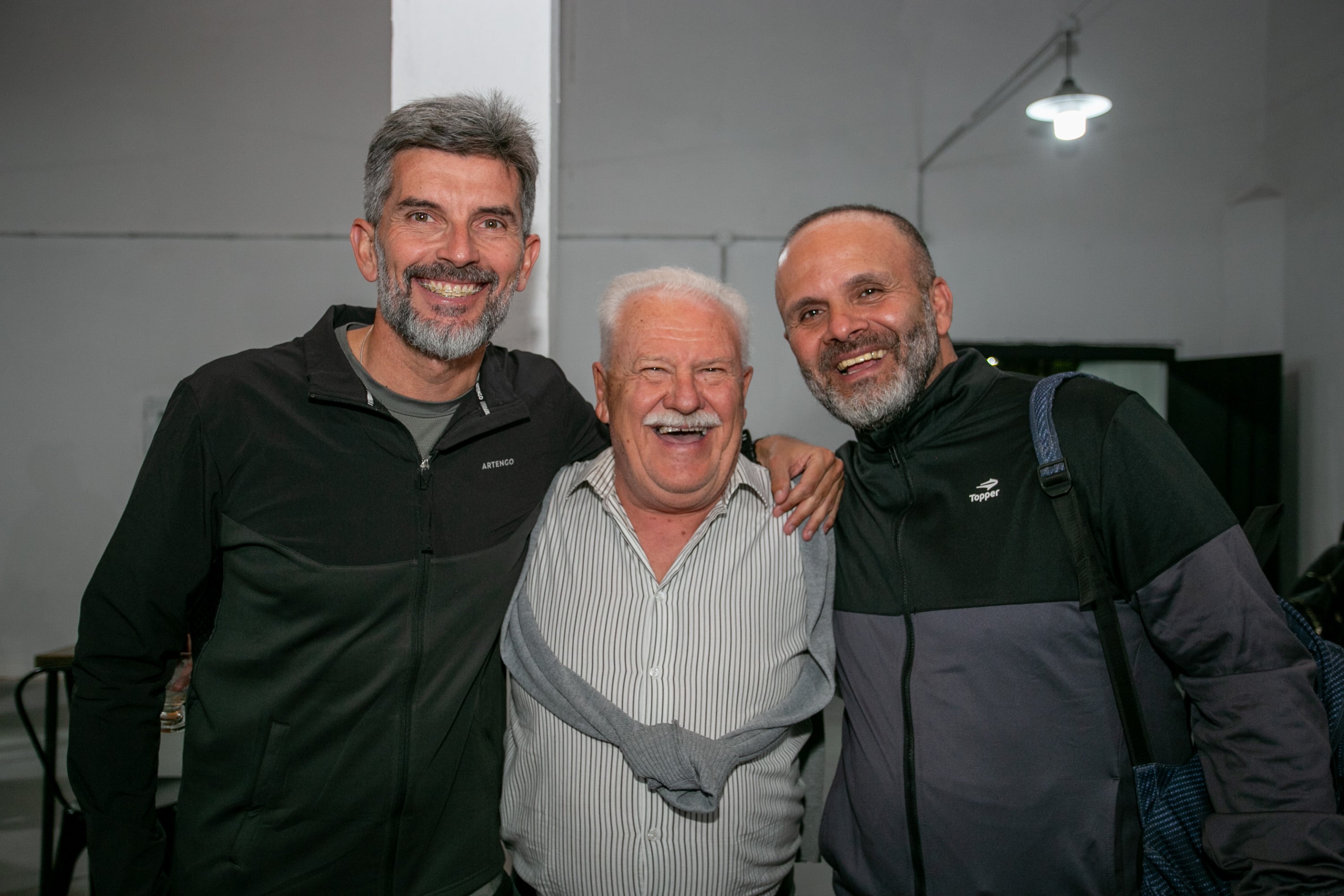 Ulpiano Suarez inauguró las canchas de pádel del club Guillermo Cano