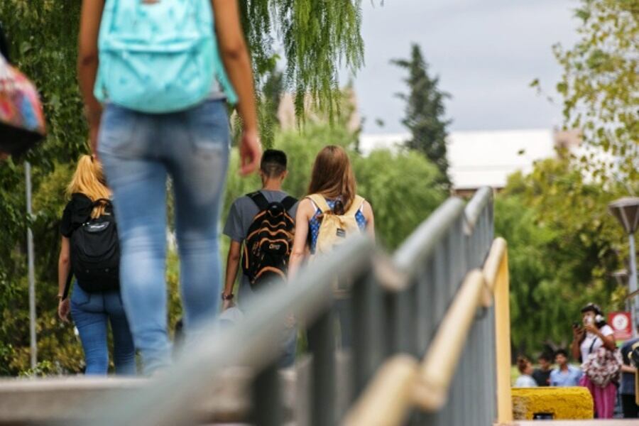 Son 350 mil personas adolescentes que viven en Mendoza. 

