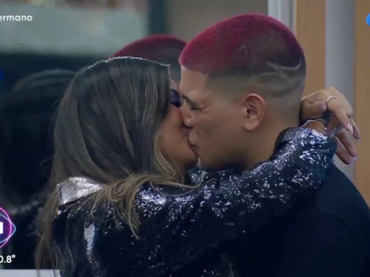 Daniela Celis y Thiago Medina volvieron a Gran Hermano y presentaron sus gemelas