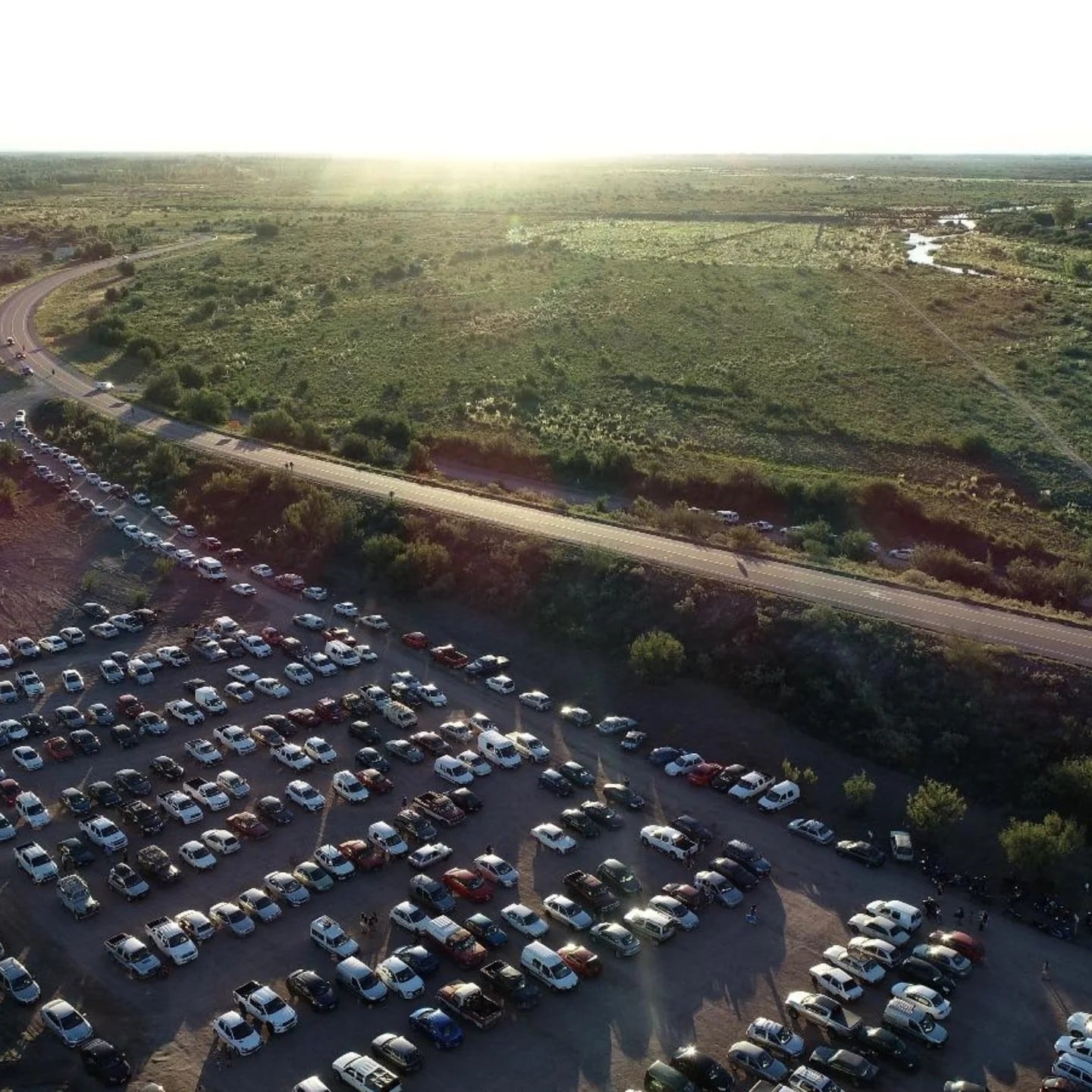 La nueva costanera posee un amplio estacionamiento. 