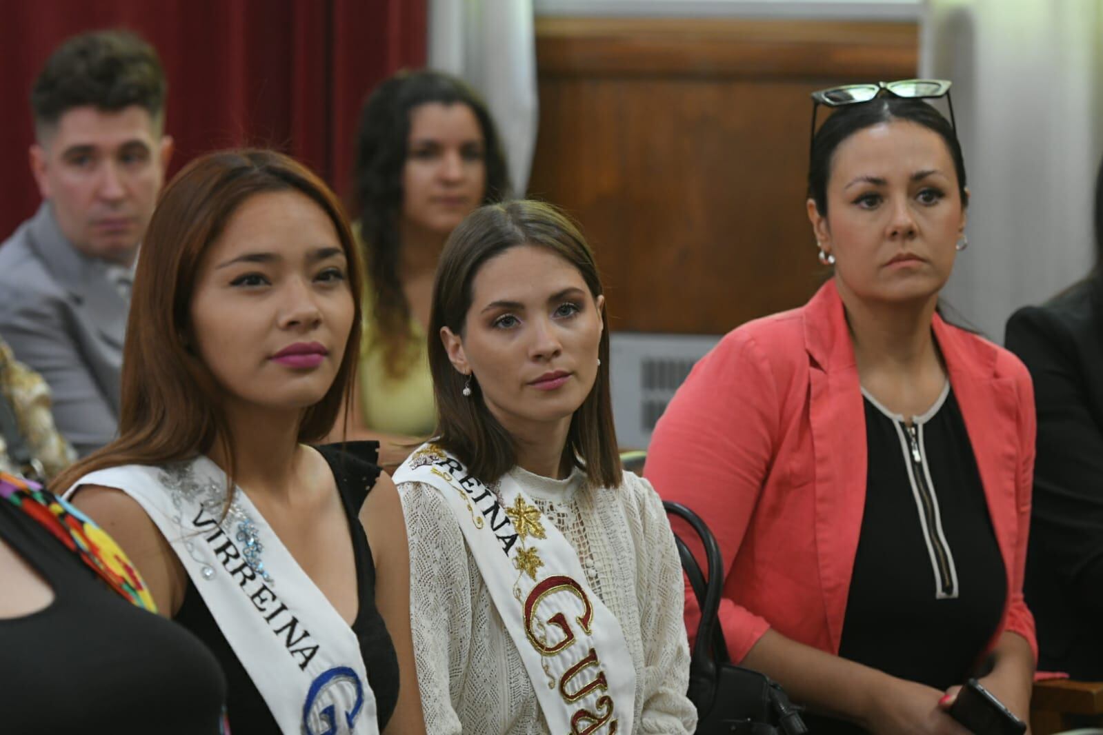 Julieta Gómez, Julieta Lonigro (respectivamente, virreina y reina de Guaymallén surgidas de la elección "no oficial") y Soledad Reina, ex soberana nacional y actual presidente de Corenave. | Ignacio Blanco / Los Andes