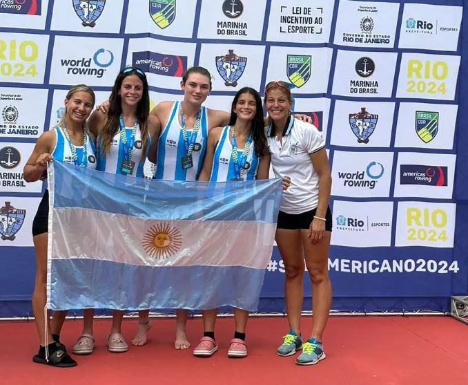 Medalla de plata para Candela Cappa y el equipo argentino de remo junior.