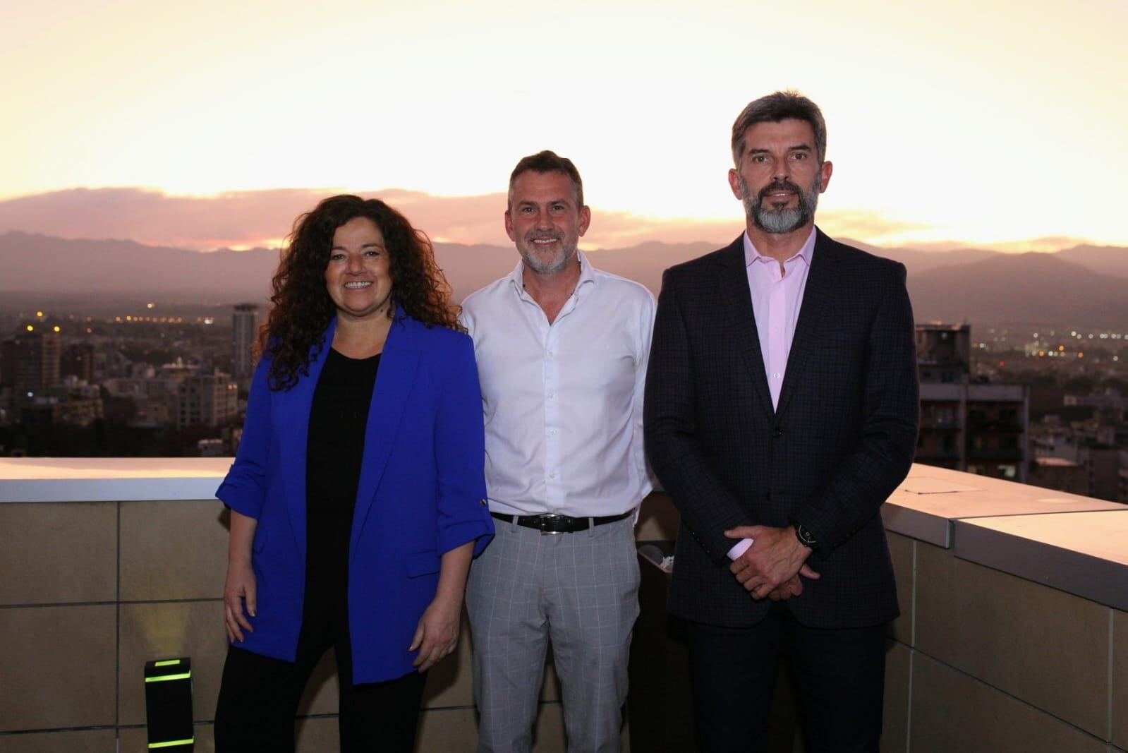 Nora Vicario, Ministra de Cultura y Turismo de la Provincia, Diego Gutierrez, Director de Promoción Turística de la Ciudad de Buenos Aires y Ulpiano Suárez, intendente de la Ciudad.