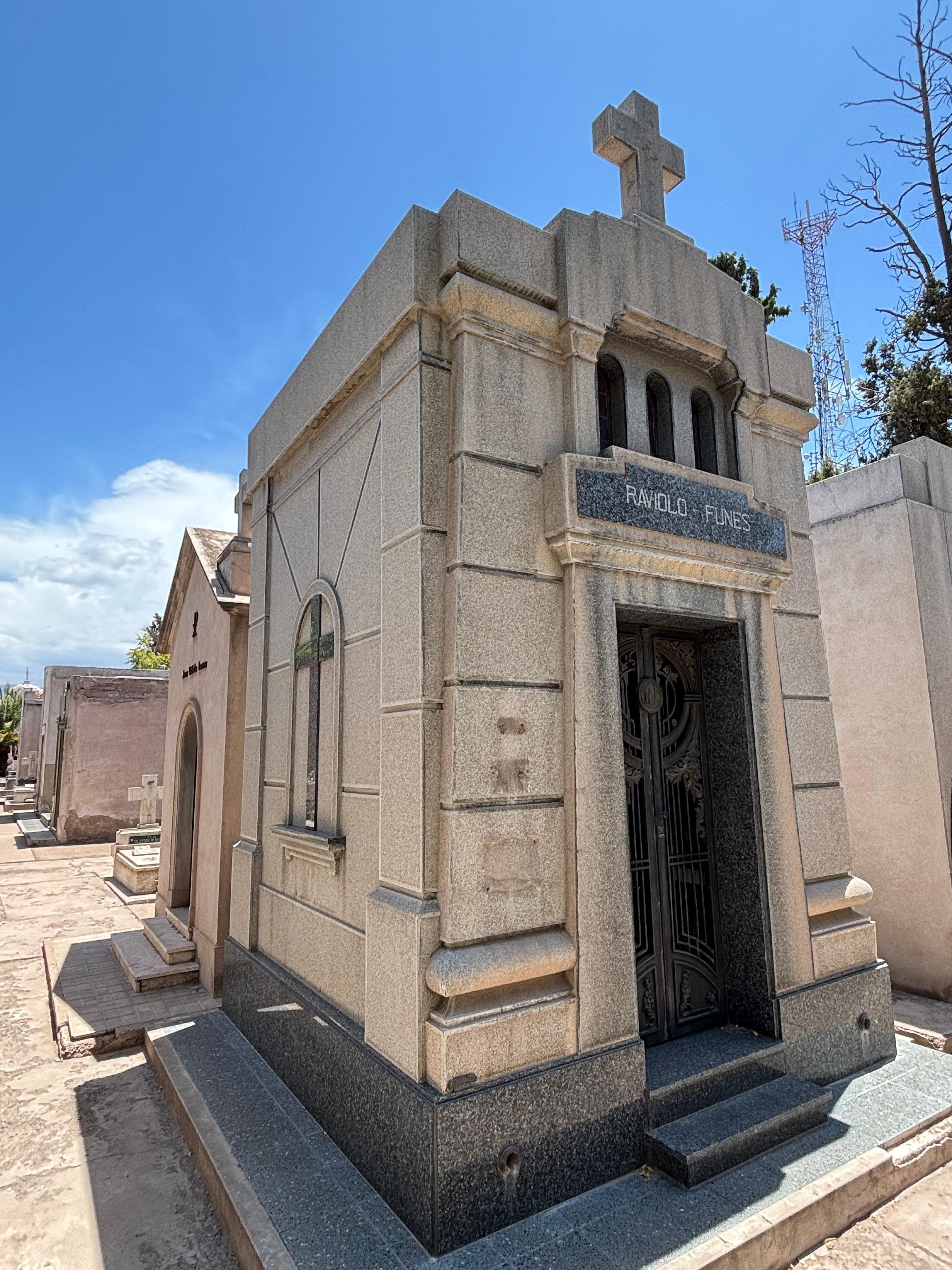 Venden por Facebook un mausoleo de una tradicional familia de Mendoza en el cementerio de Capital. Foto: Los Andes