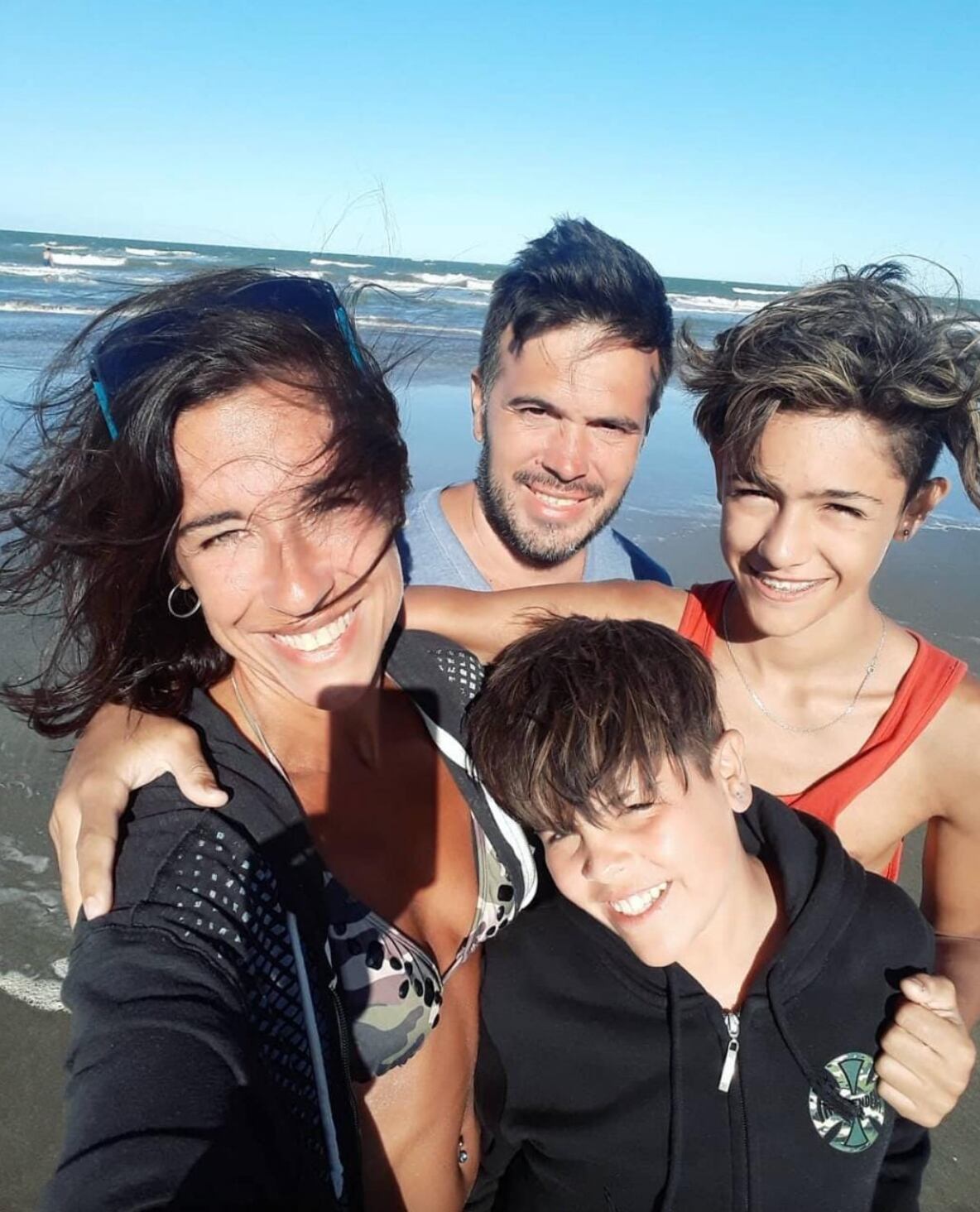 Gisela junto a su familia.