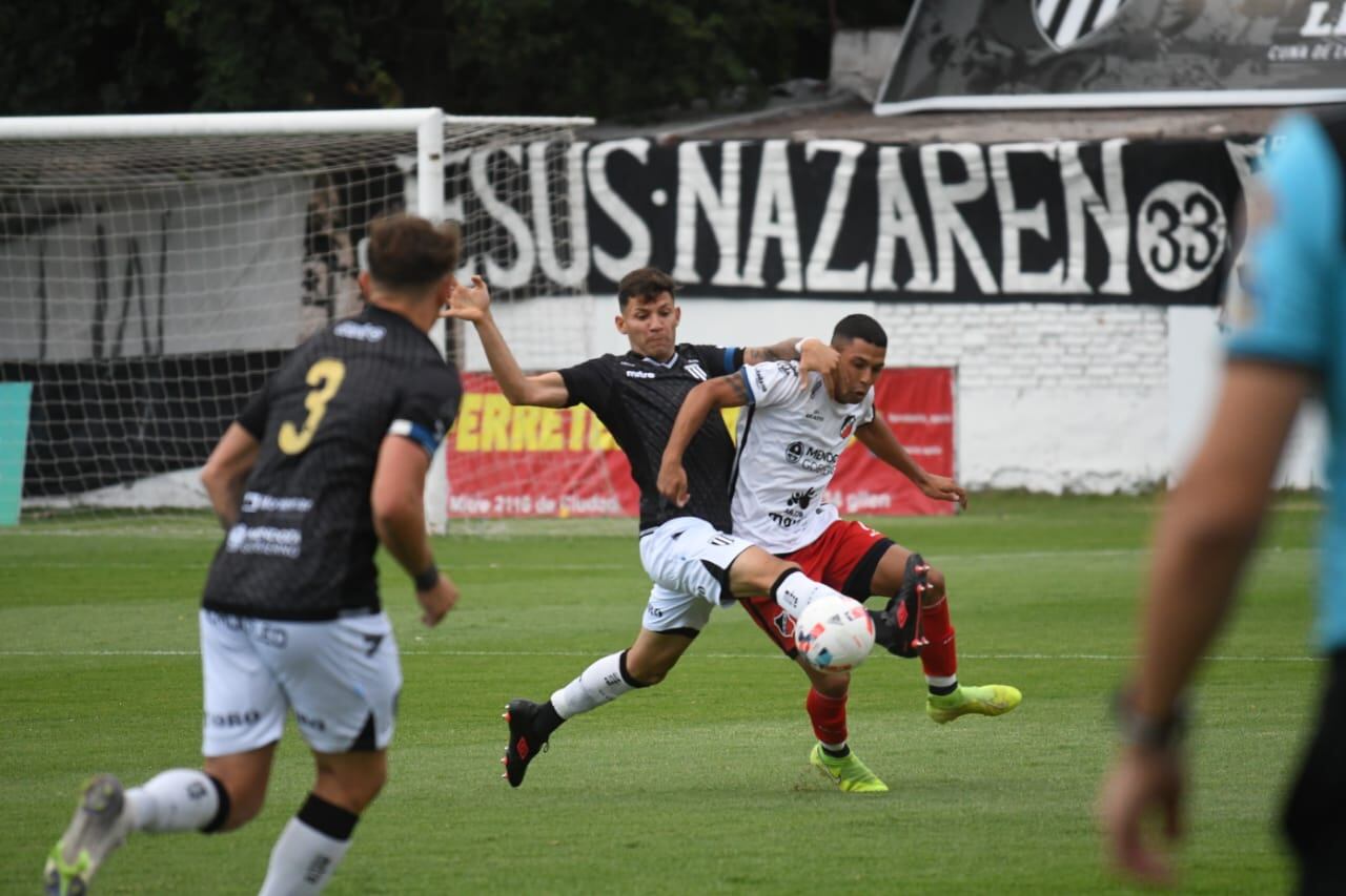 El clásico mendocino se disputa en el Legrotaglie. Foto: José Gutiérrez / Los Andes