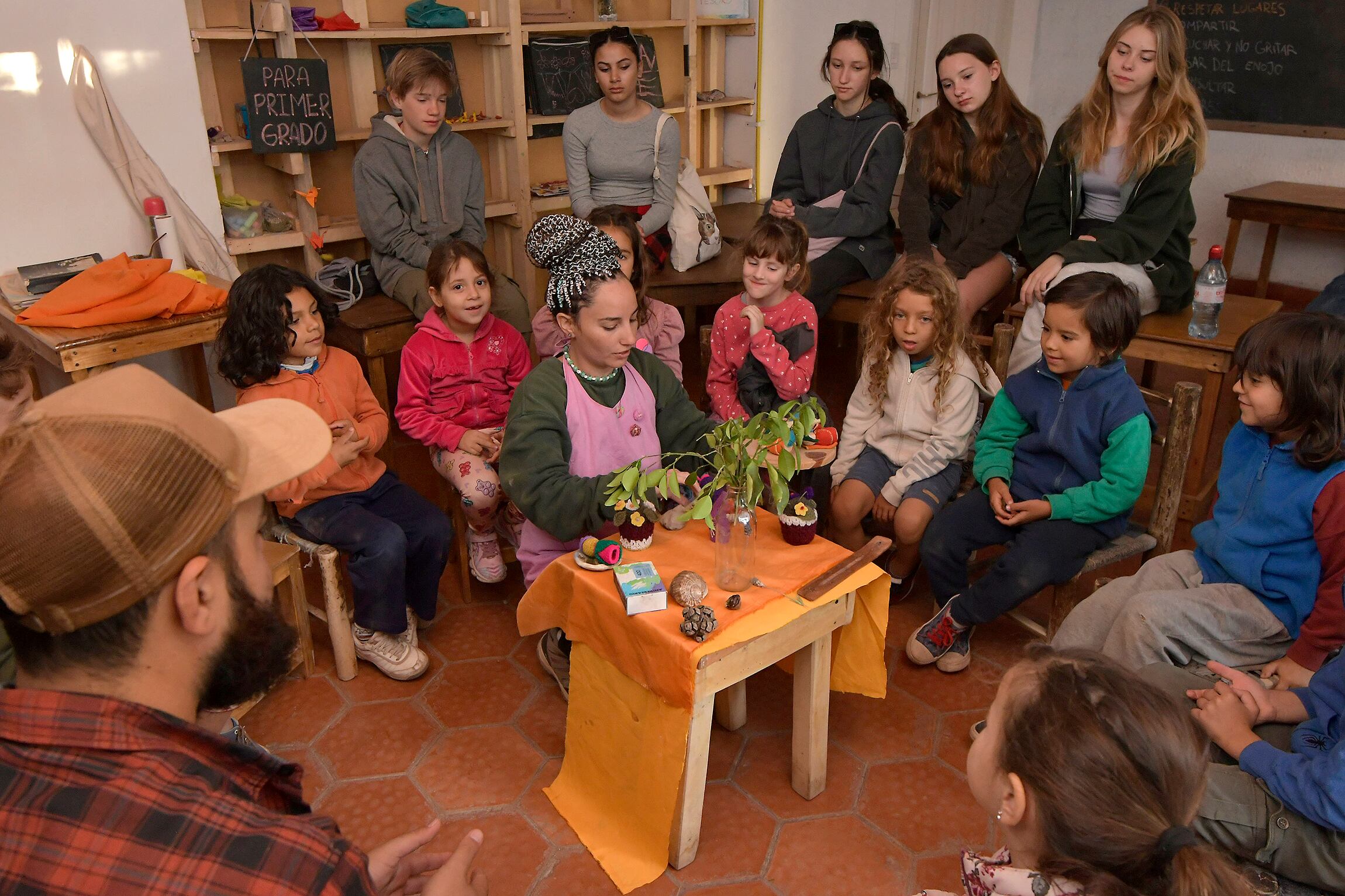 Iluminar y amar. El respeto por los intengrantes del grupo es fundamental a la hora del aprendizaje. Foto: Orlando Pelichotti 