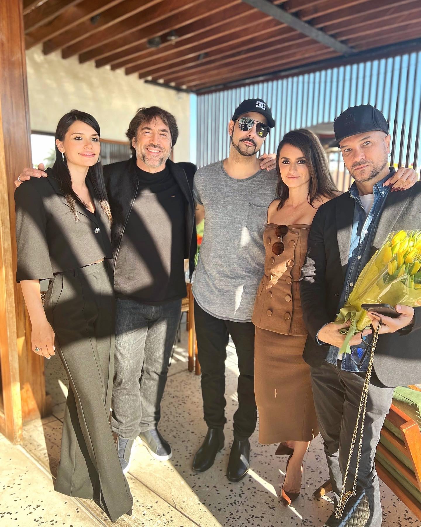 Eva De Dominici junto a Javier Bardem, Penélope Cruz y Eduardo Cruz. 
