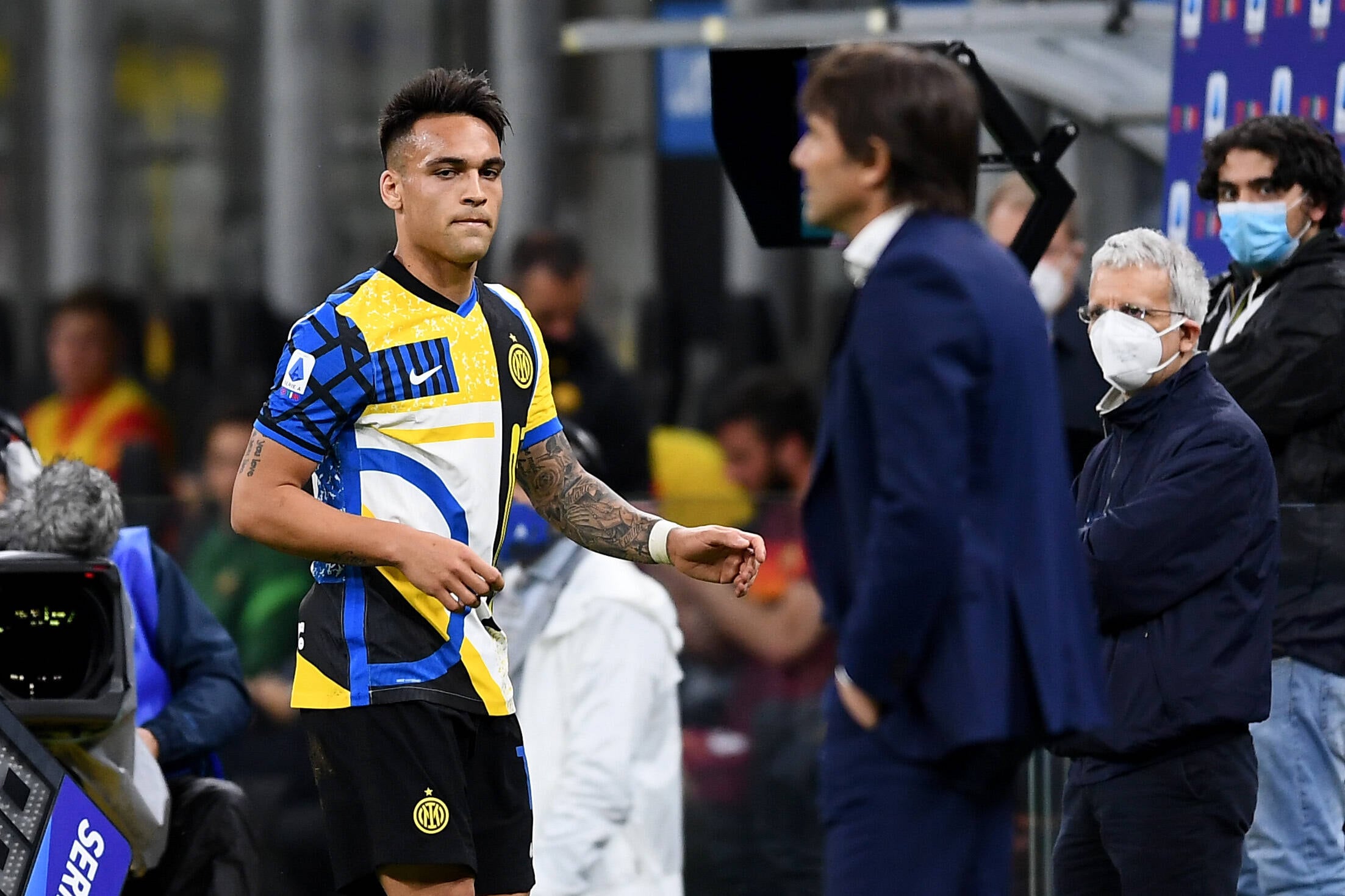 Lautaro y su mirada. Conte lo había puesto en el PT y lo sacó en el segundo. (AP)