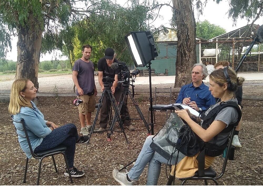 Un momento de grabación en Mendoza para el reportaje del canal Arte, para la cinta que el realizador alemán, German Kral, realizó para el canal europeo