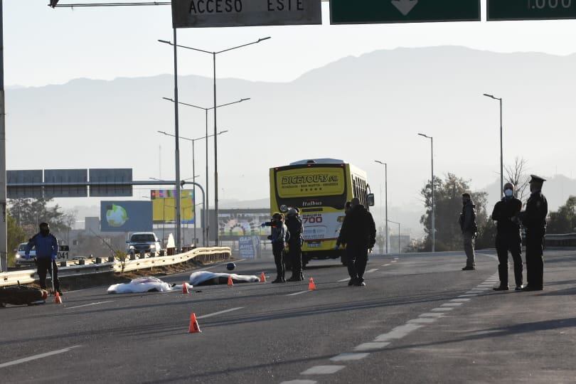 El hecho ocurrió alrededor de las 16:30 horas a la altura de Acceso Este y Alberdi, Guaymallén.