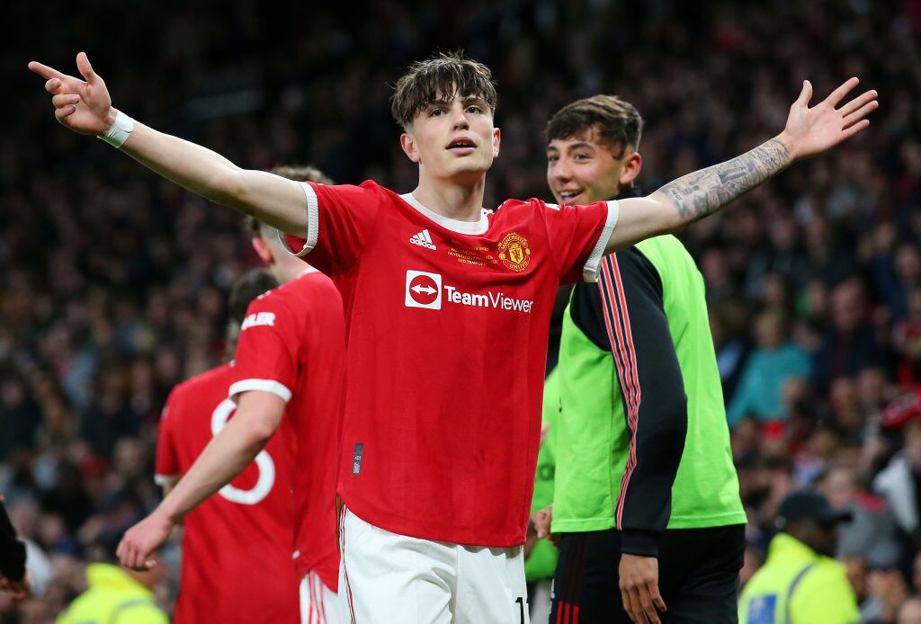 Alejandro Garnacho celebra uno de sus goles en la final de la FA Cup sub 18 para el Manchester United.