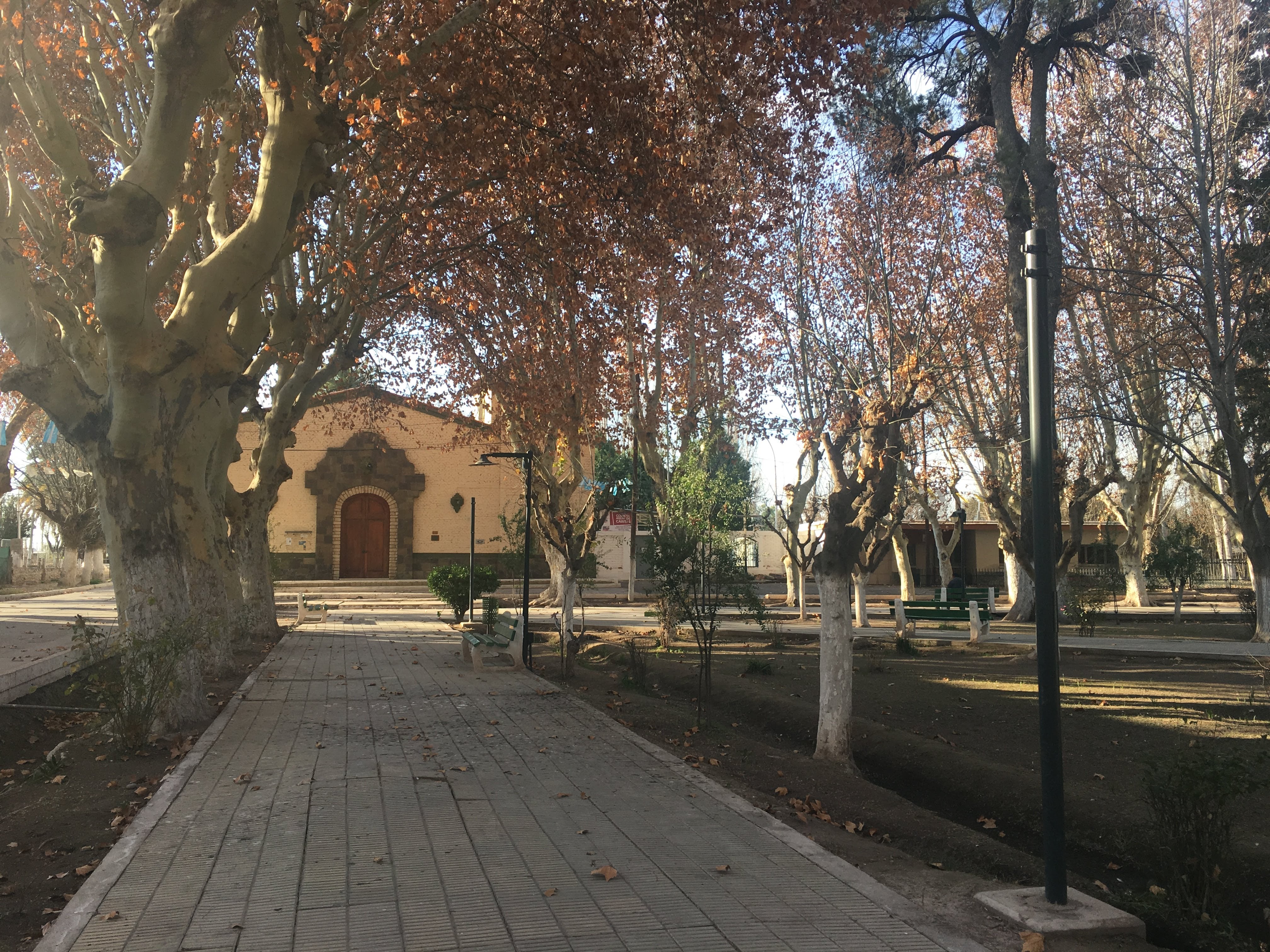 Vista de la capilla desde la plaza.