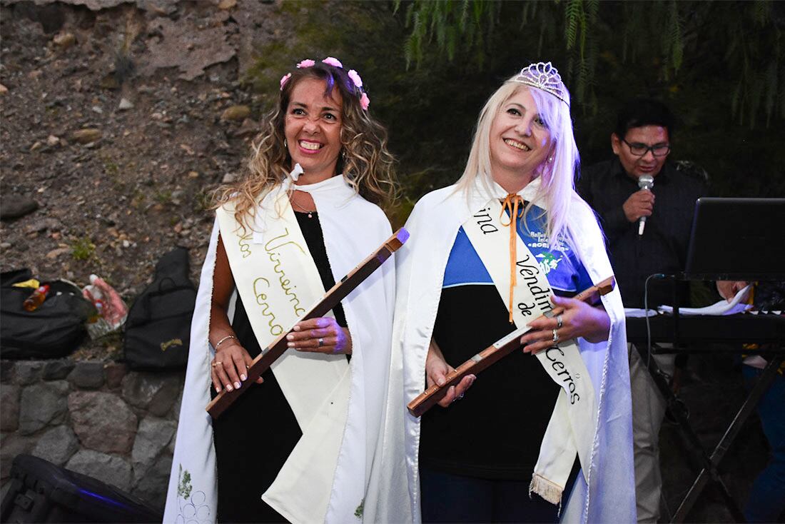 Verónica fue elegida virreina y Miriam se quedó con la corona de los cerros.

 