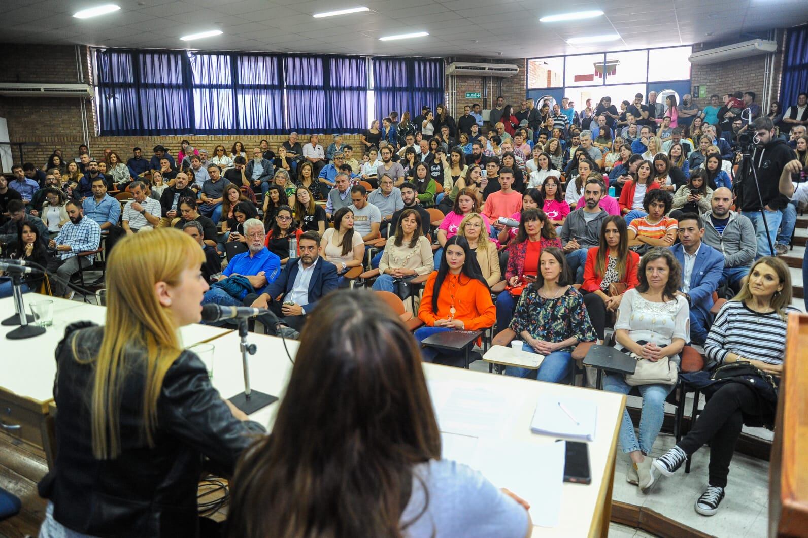 Anabel Fernández Sagasti presidió la presentación de las propuestas de los equipos técnicos del PJ.