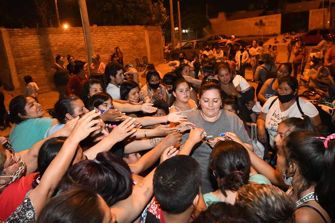 El comedor "Horneritos", que abrió en pandemia, corre riesgo de cerrar y dejar a más de 1.000 personas sin comida. Foto: José Gutierrez / Los Andes.