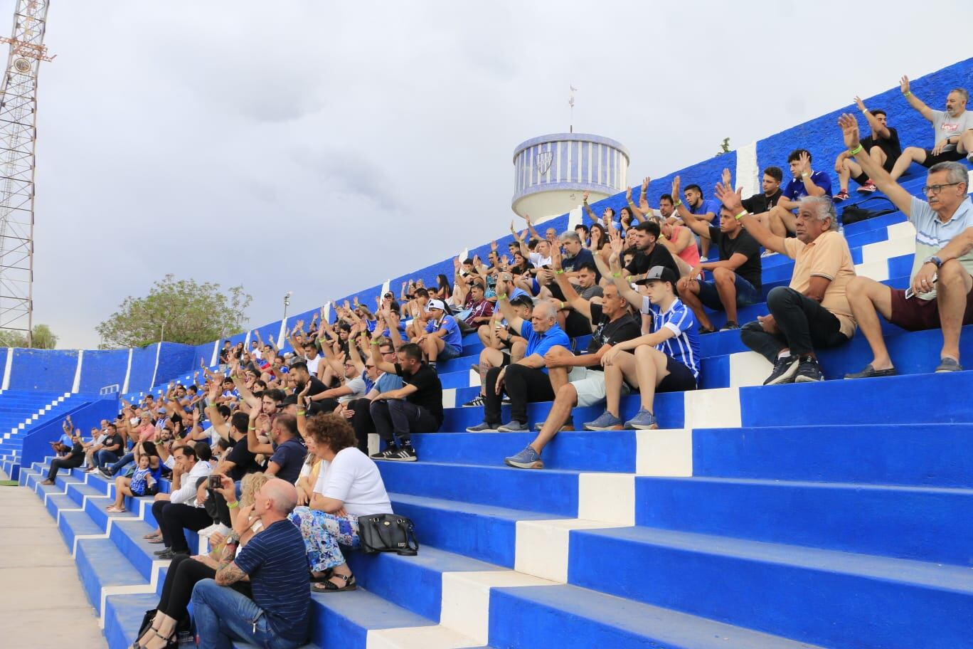 La asamblea de Godoy Cruz se hizo en el Gambarte.