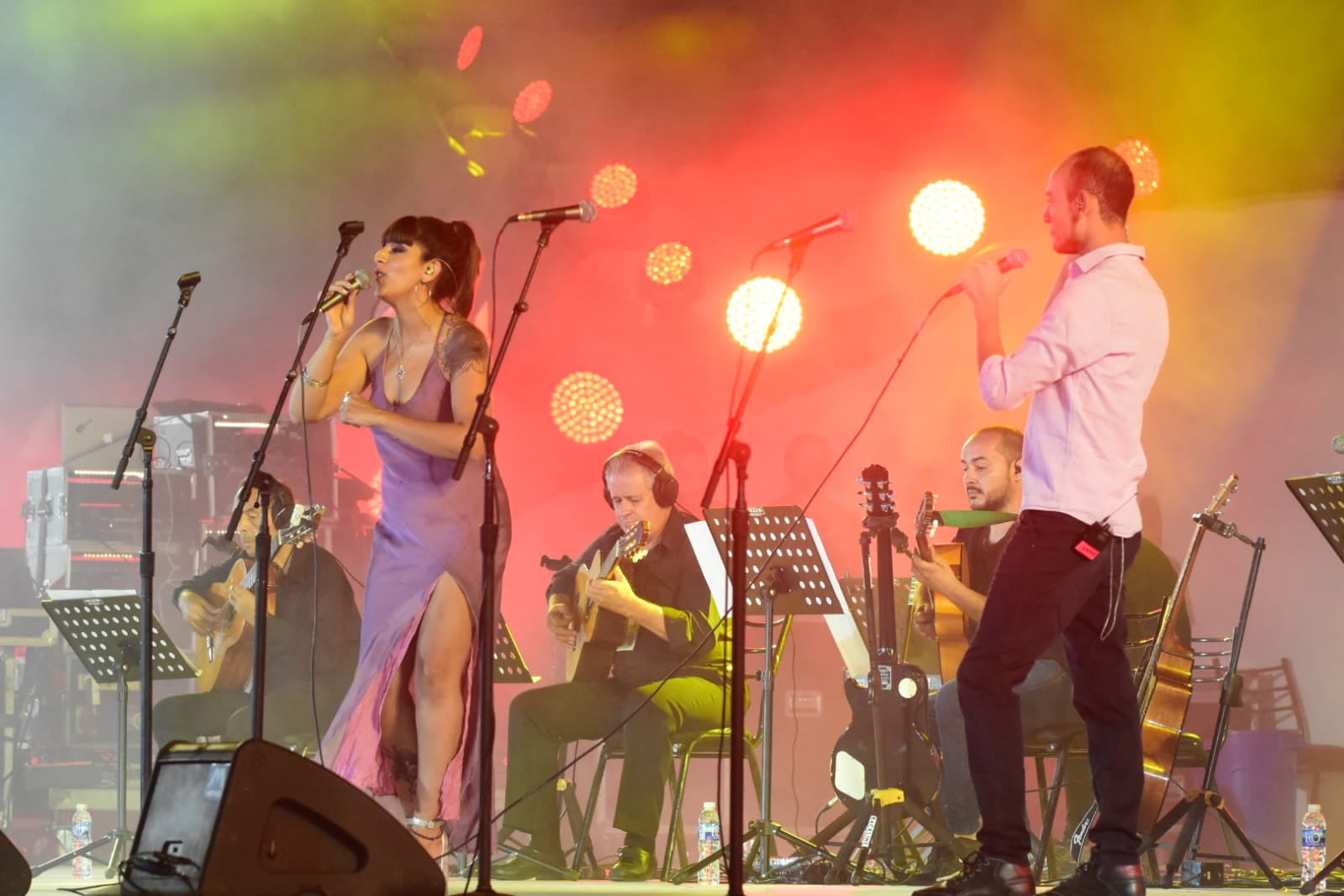 Un ensamble de artistas mendocinos en la previa de la segunda noche de Vendimia.