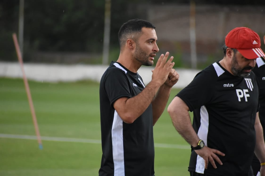 Entrenamiento de Gimnasia y esgrima de Mendoza.